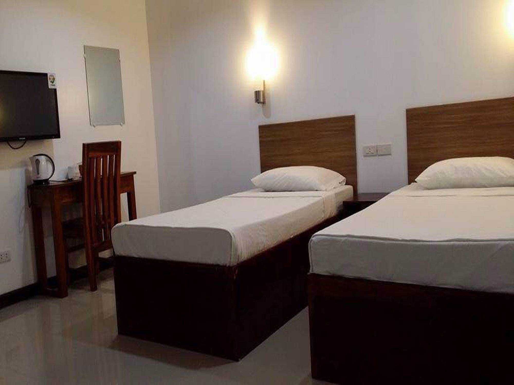 Reddoorz Plus Near Vigan City Commercial Center Exterior foto